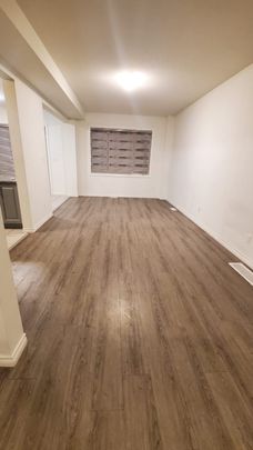 For Lease - 19 Saddlebrook Court, Kitchener, Ontario - Photo 1