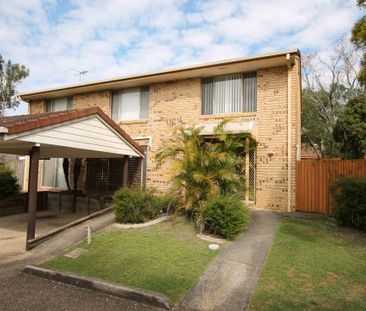 End Townhouse with Dual Courtyards Walk to Hyperdome & Easy M1 Access - Photo 5
