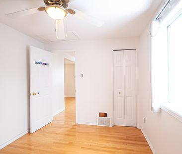 1230 Notthing Hill Ottawa ON K1V 6T7 - Photo 2