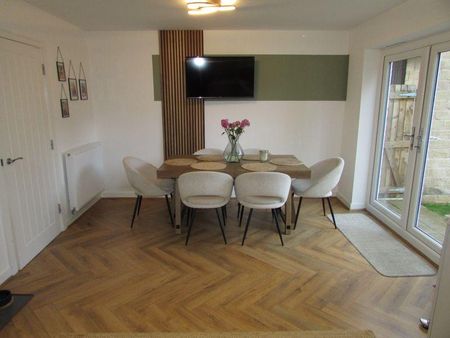 4 bedroom detached house to rent - Photo 4