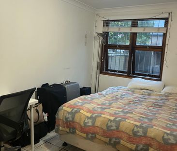 Redfern - Photo 4