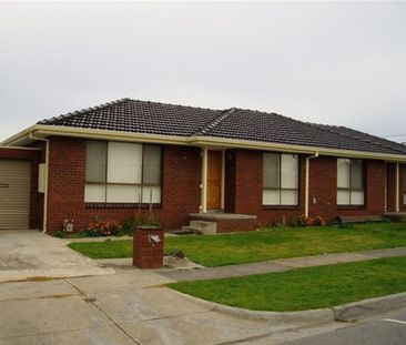 THIS 2 BEDROOM VILLA UNIT - Photo 1