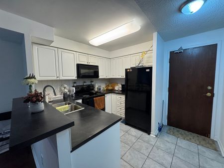 For Lease - 17 Michael Power Place Unit# 816, Toronto, Ontario - Photo 2