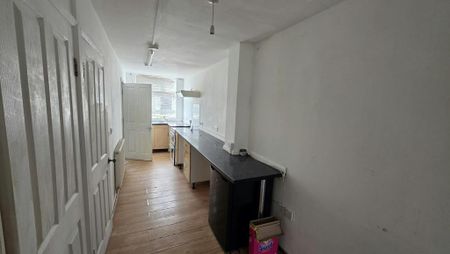 3 bedroom terraced house to rent - Photo 4