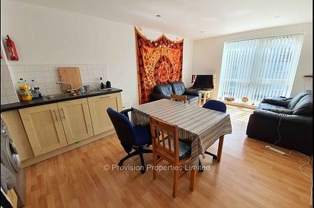 3 Bedroom House Near the Leeds University - Photo 3