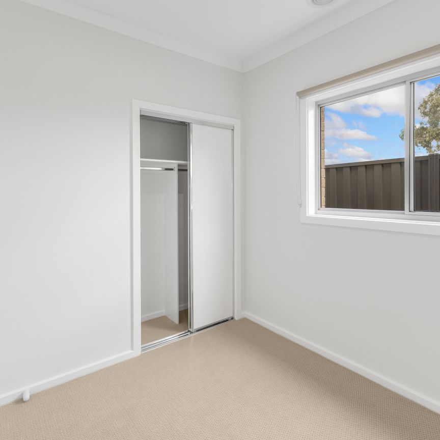 11 Amfissa Street, Wollert VIC 3750 - House For Rent | Domain - Photo 1