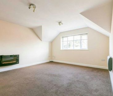 Flat to rent on - Photo 2