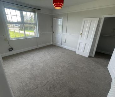 2 bedroom semi-detached house to rent - Photo 4
