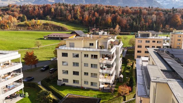 Attic apartment with magnificent views and plenty of light - Foto 1