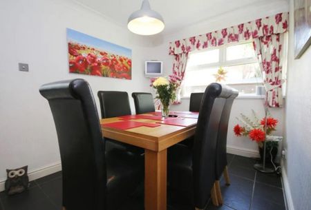 5 bedroom detached house to rent - Photo 3