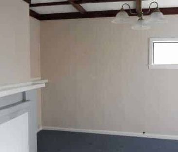 Home in Hamilton East - Photo 3