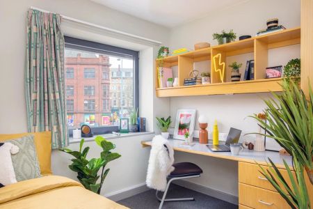 Medium High Double Ensuite - Photo 5