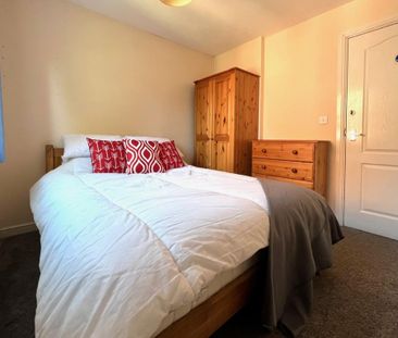 1 bedroom in a house share to rent - Photo 4