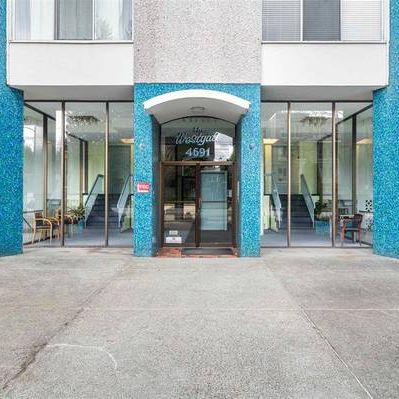 Spacious 1BR condo with balcony near UBC - Photo 1