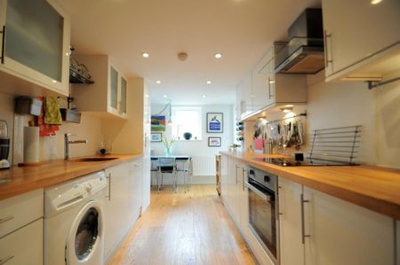 2 bedroom maisonette to rent - Photo 2