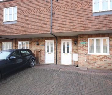 Rusham Road, Egham, Surrey, TW20 9LS - Photo 3