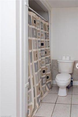 For Lease - 7003 Ann Street Unit# Lower, Niagara Falls, Ontario - Photo 1