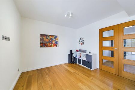 4 bedroom semi-detached house to rent - Photo 2