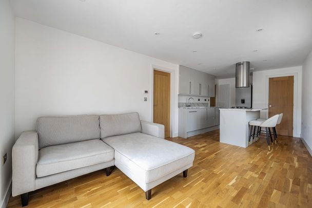 2 bedroom maisonette to rent - Photo 1