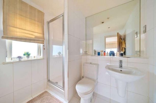 Woolsack Way, Godalming, Surrey, GU7 - Photo 1