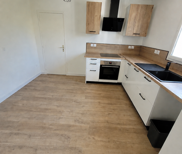 Location Maison 3 pièces 60m² SOLLIES PONT 83210 - Photo 4
