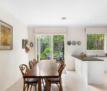 Private Garden Retreat in Quiet Balwyn North Pocket - Photo 4