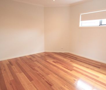 2/7 Winifred St Oak Park VIC 3046 - Photo 4