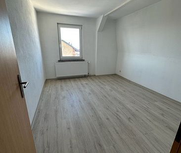 ***Moderne Dachgeschosswohnung in Limbach-Oberfrohna*** - Foto 3