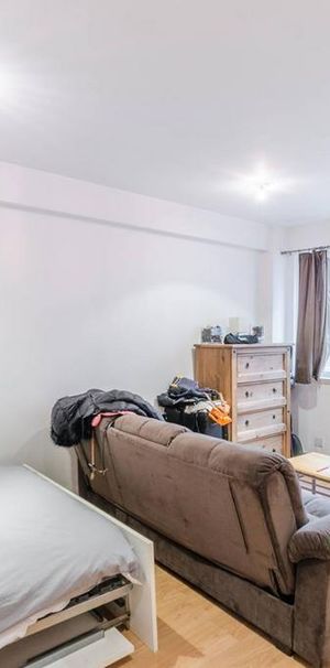 Studio to rent - Photo 1