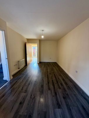 Tapestry Gardens, Birkenhead, CH41 - Photo 1