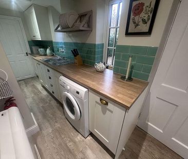 2 bedroom semi-detached house to rent - Photo 4