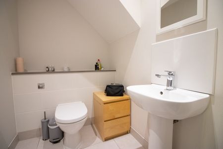 Room in a Shared Flat, Salcombe Court, E14 - Photo 5