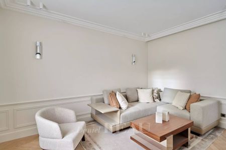 Location appartement, Paris 8ème (75008), 4 pièces, 70 m², ref 86467804 - Photo 2