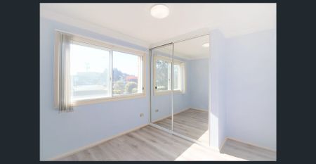 Spacious Three Bedroom Apartment - Photo 3