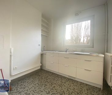 Location Appartement 2 pièces 49m² VELIZY VILLACOUBLAY 78140 - Photo 2