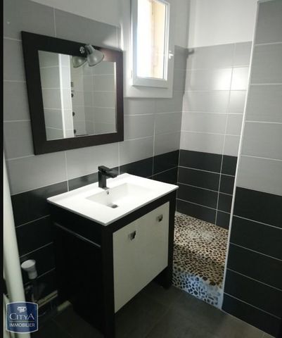 Location Appartement 3 pièces 61m² MARIGNANE 13700 - Photo 4