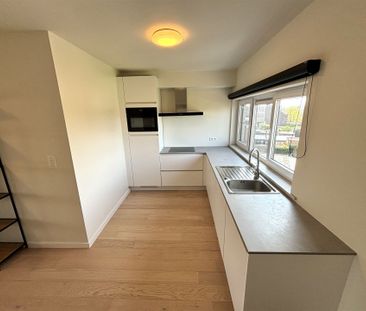 Prachtig 2-slaapkamer appartement en autostaanplaats en fietsenberging - Photo 2