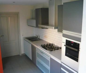 Mooie gerenoveerde vrijstaande woning met garage en achterliggend t... - Photo 4