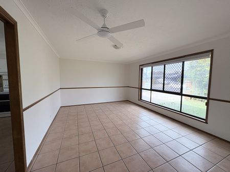 Beautifully Refreshed Home with Private Swimming Pool - Photo 2