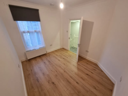 Capworth Street - Photo 4