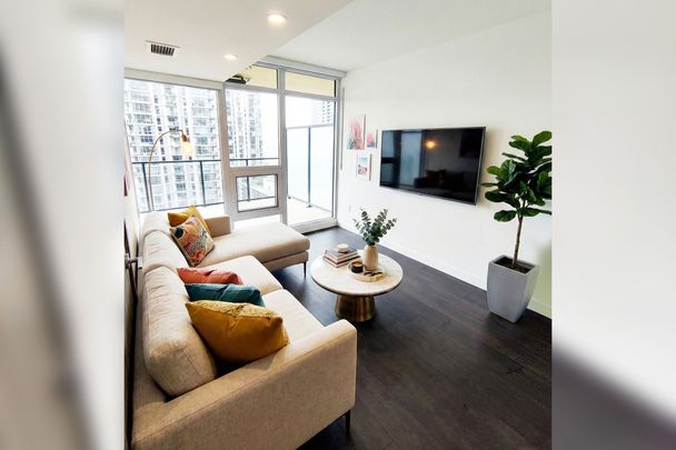 For Lease - 1 Concord Cityplace Way Unit# 1907, Toronto, Ontario - Photo 1