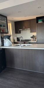 Beautiful furnished apto very convenient location - Photo 3