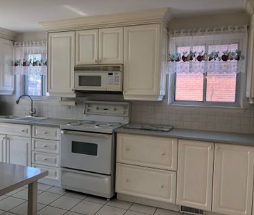 For Lease - 12 Painswick Crescent, Toronto, Ontario - Photo 6