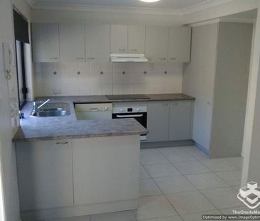 3 Bedroom Townhouse Available 25-01-2025 - Photo 6