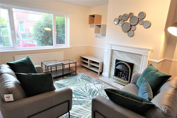 5 STANMORE GROVE Leeds - LS4 2RJ - Photo 1