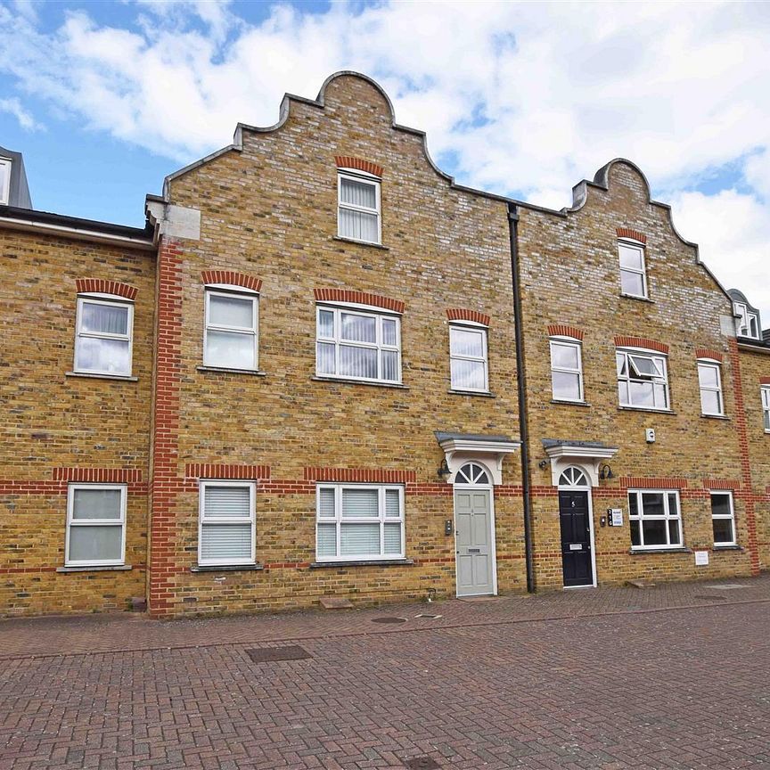 The Mews, 53 High Street, Hampton Hill - 1 bedroomProperty for lettings - Chasebuchanan - Photo 1