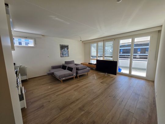 Helle 2.5-Zimmer-Wohnung mit Balkon - Foto 1