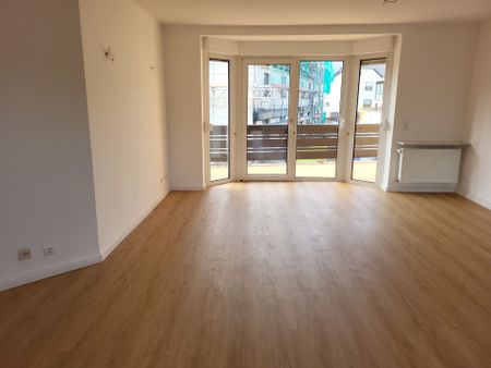 Renovierte 3 Zimmerwohnung mit schicker Einbauküche in zentraler Lage in Welschneudorf! - Photo 3