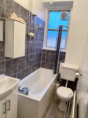 3 bedroom flat to rent - Photo 1