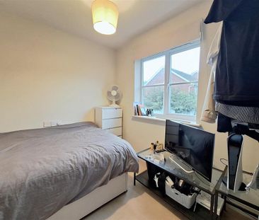 4 bedroom detached house to rent - Photo 5